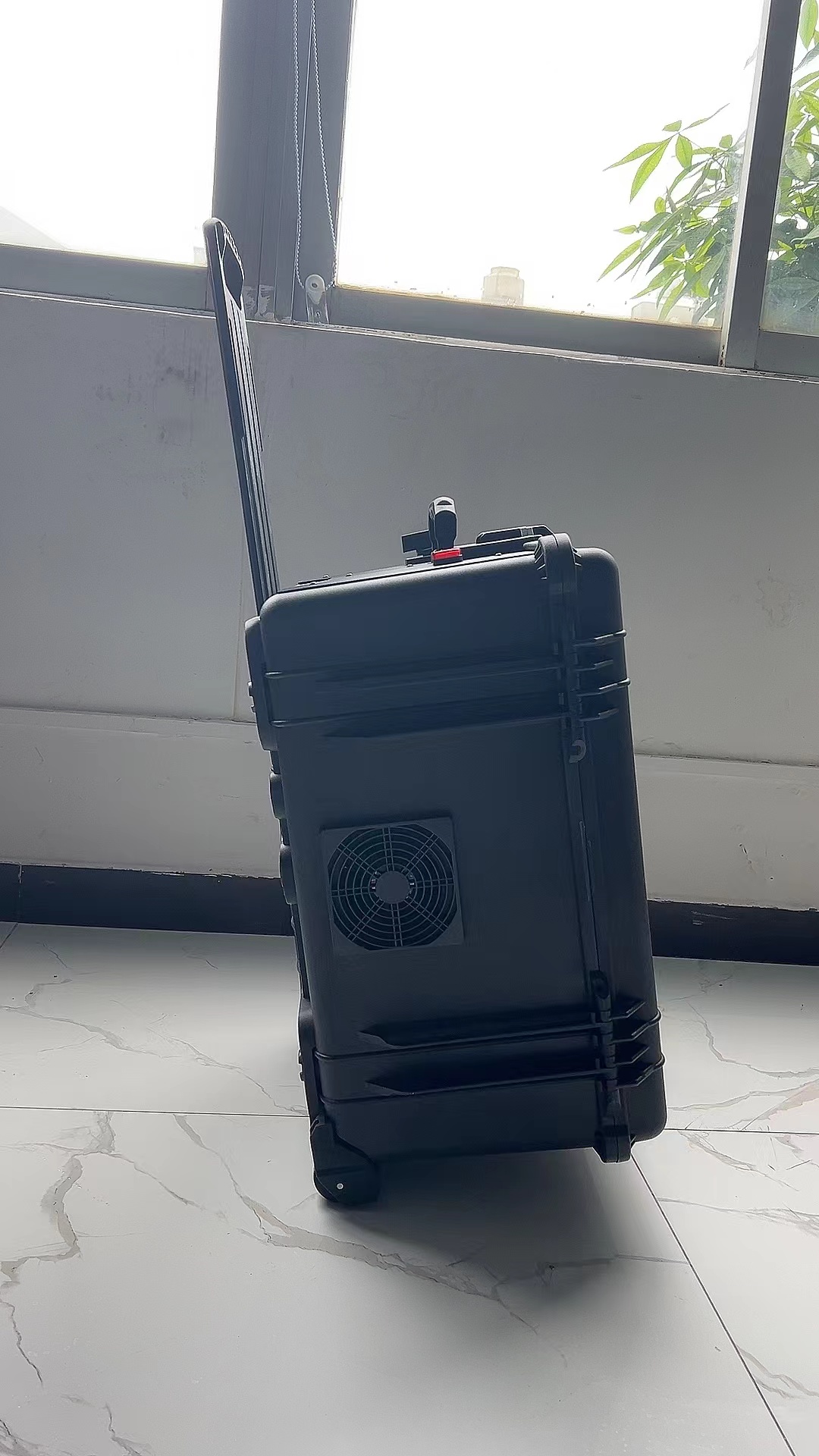 滨湖手拉箱型移动通信干扰器